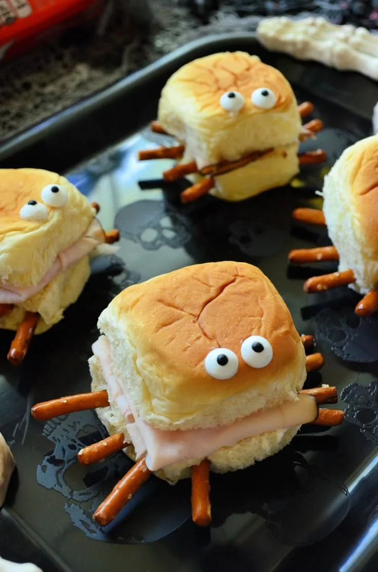 Spooky Halloween food ideas for kids and parties, featuring easy recipes.